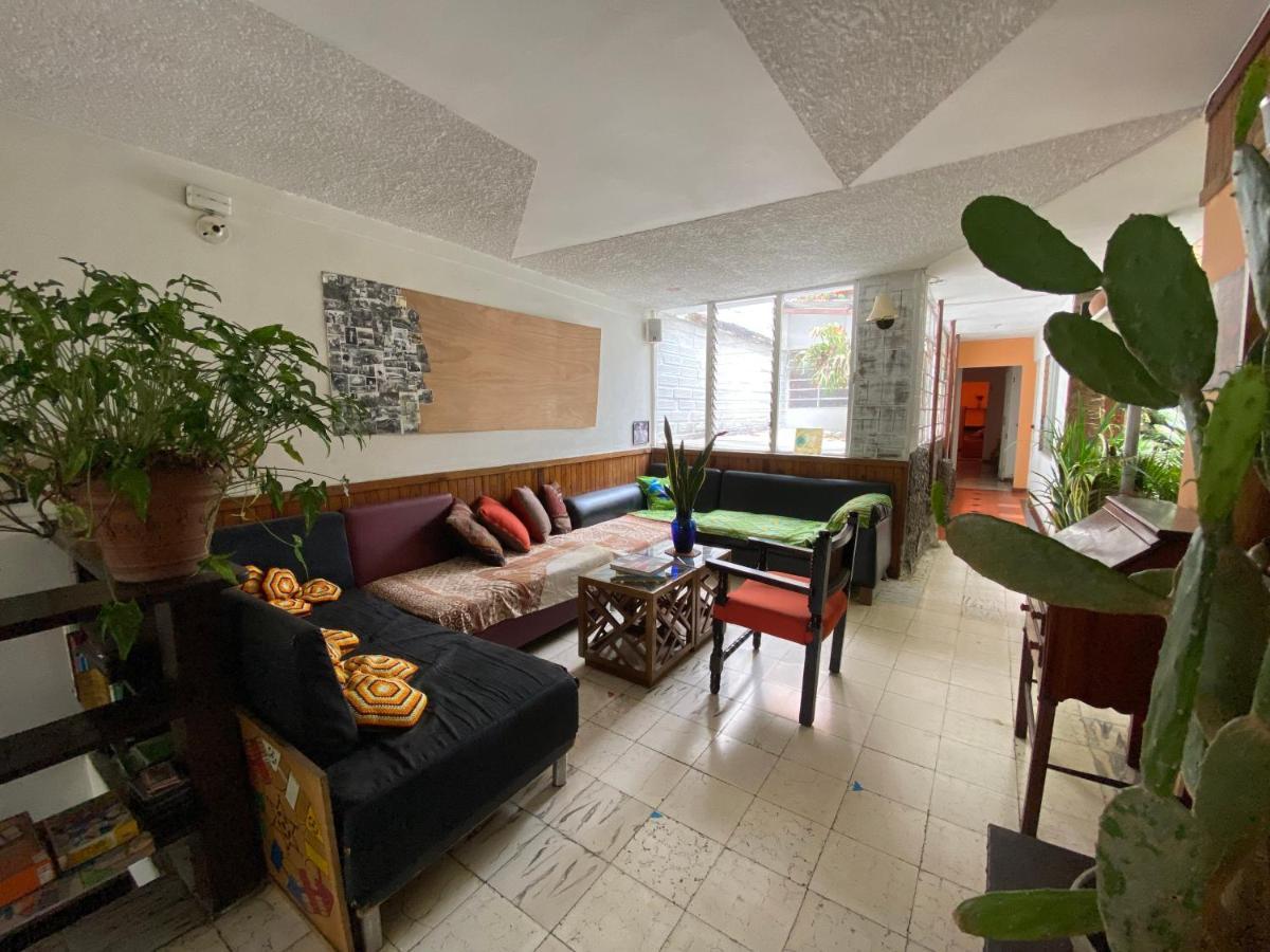 Hostal Casa Las Tias Меделин Екстериор снимка