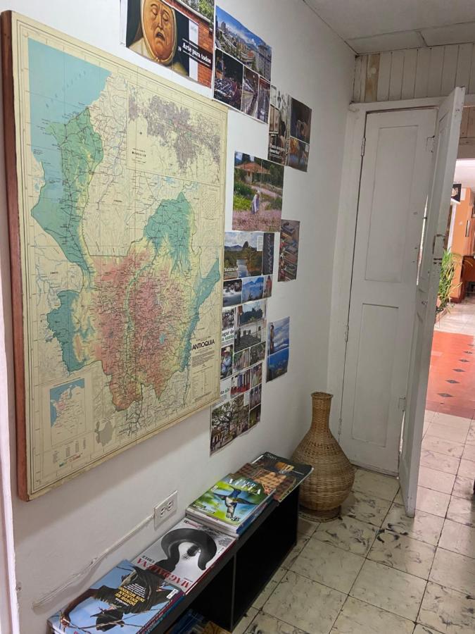 Hostal Casa Las Tias Меделин Екстериор снимка